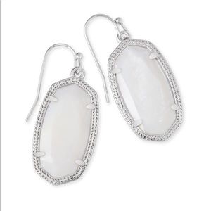 Kendra Scott Dani Silver Earrings in White Pearl